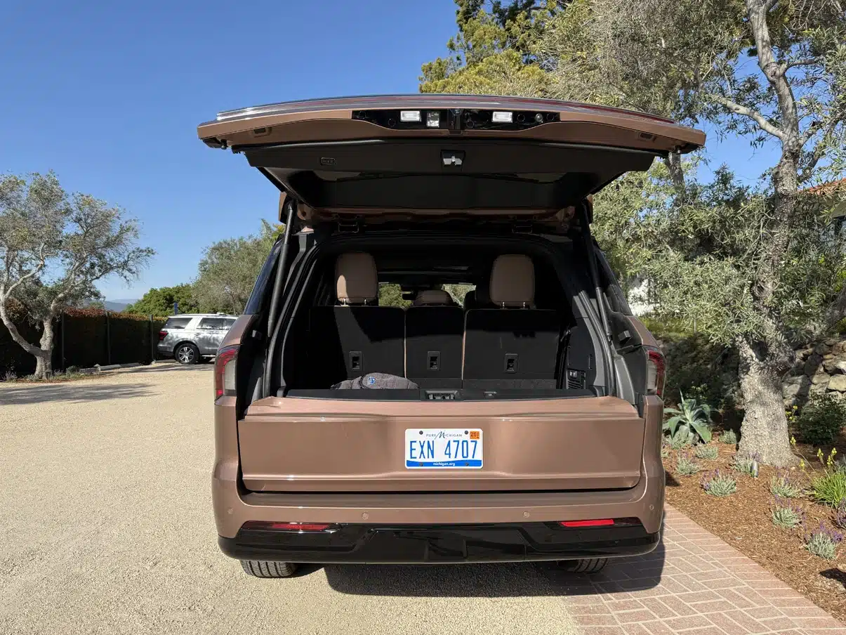 2025 lincoln navigator 26