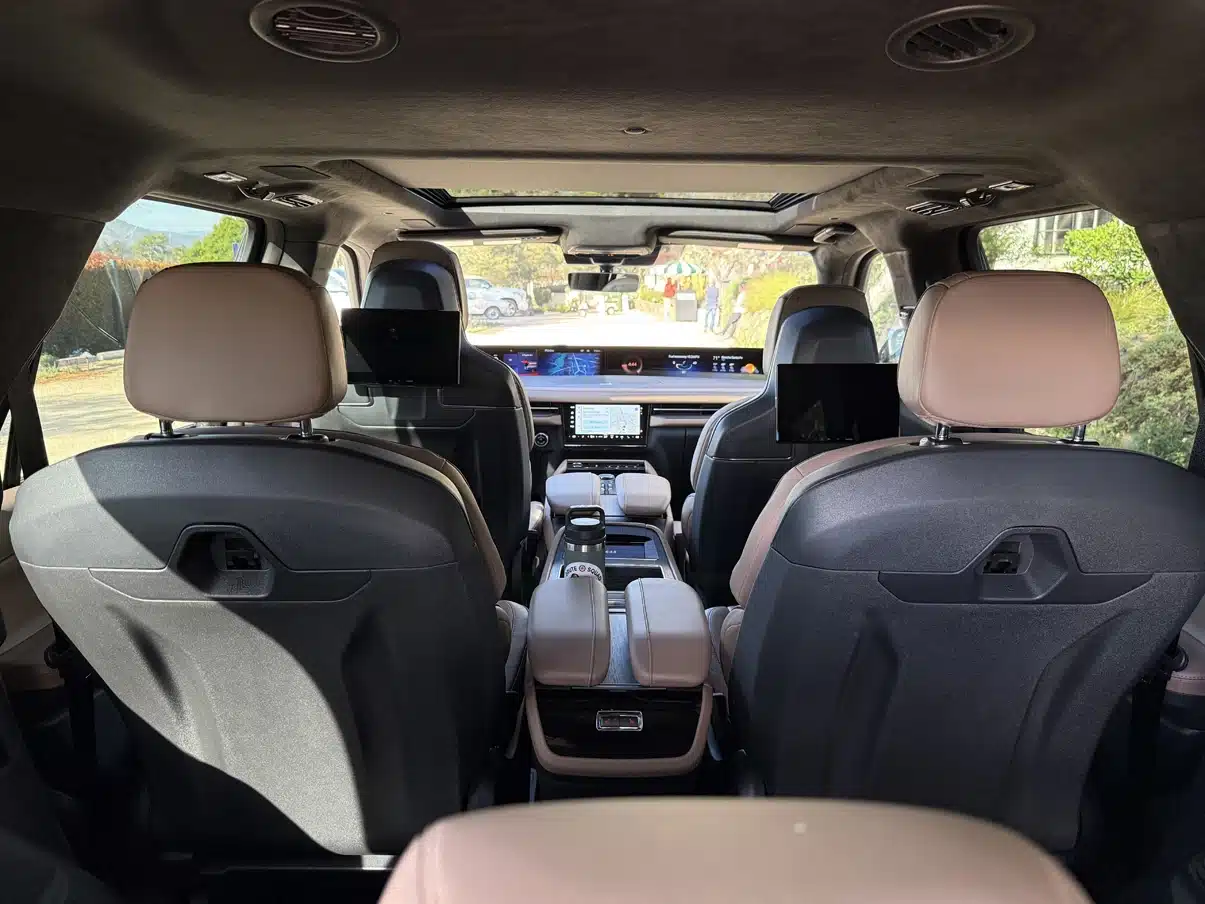 2025 lincoln navigator 27