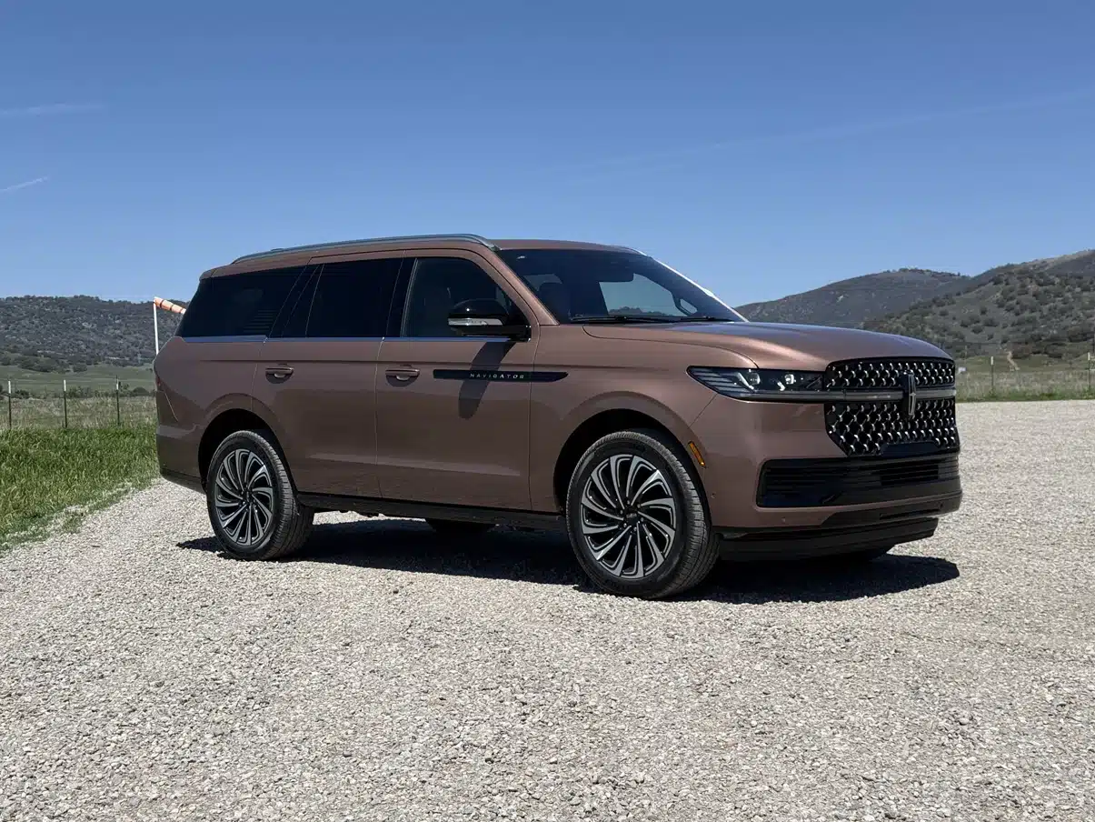 2025 lincoln navigator 3
