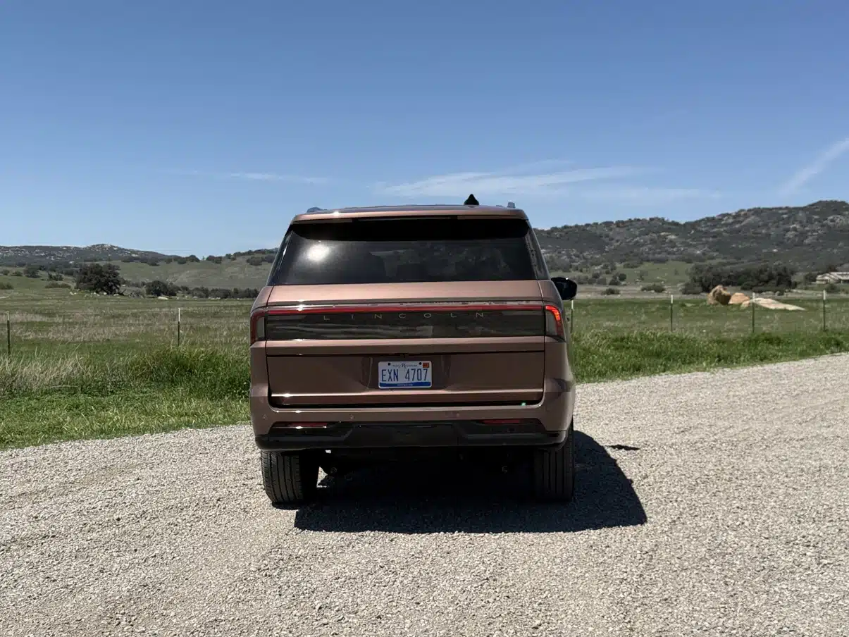 2025 lincoln navigator 6