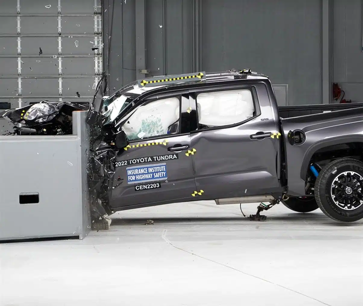 iihs toyota tundra ext