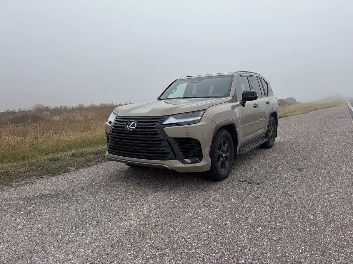 2025 Lexus LX 700h 9