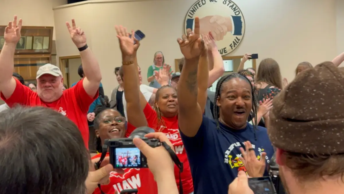 Workers Celebrate Historic UAW Vote