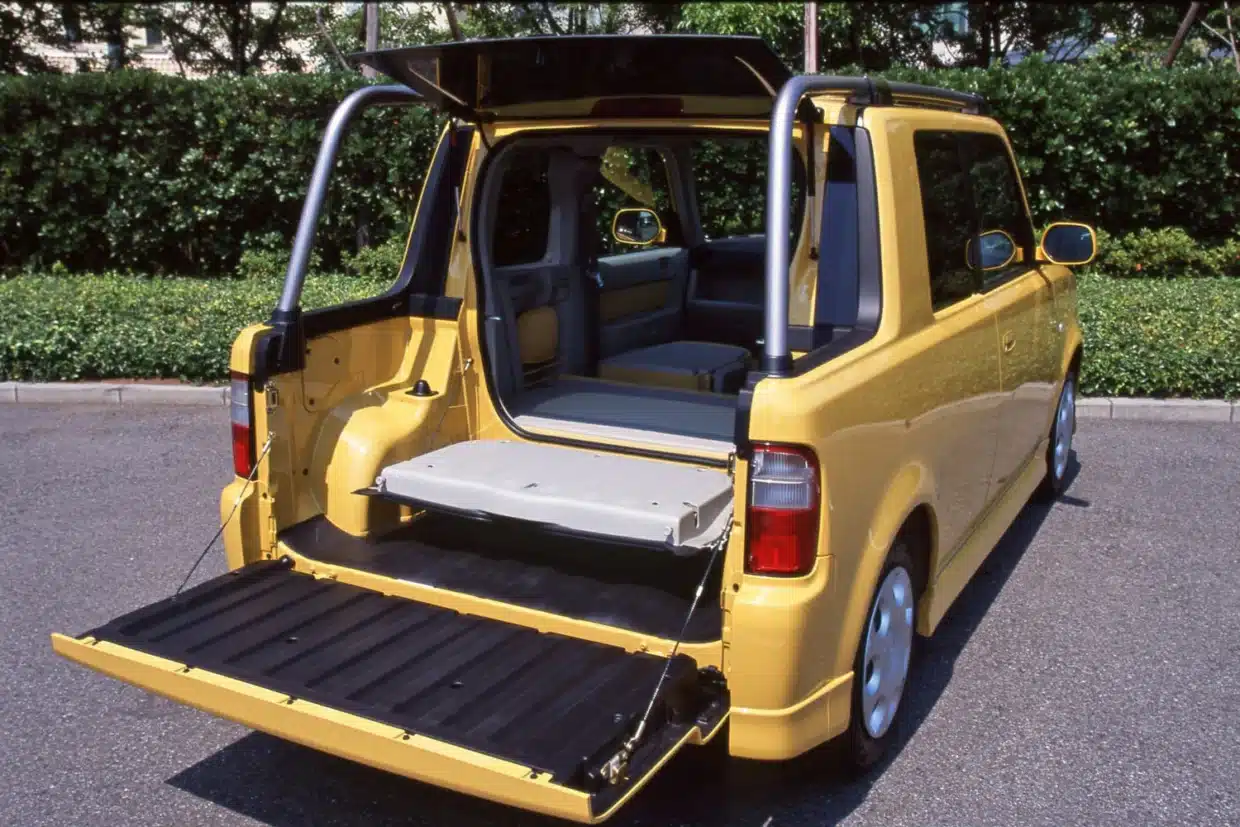 Toyota bB Open Deck opened up (image by TMC)