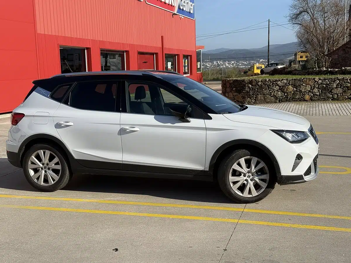 2025 SEAT Arona side profile
