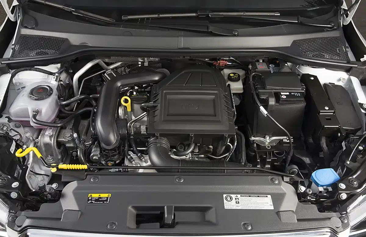 2025 SEAT Arona engine bay