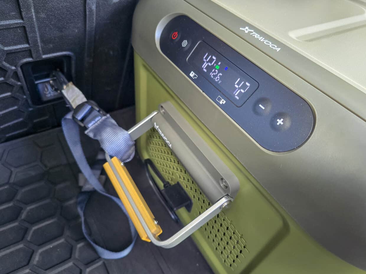 Travoca Rigel 25L Dual Zone eCooler with movable handle ratcheted down to rear seat