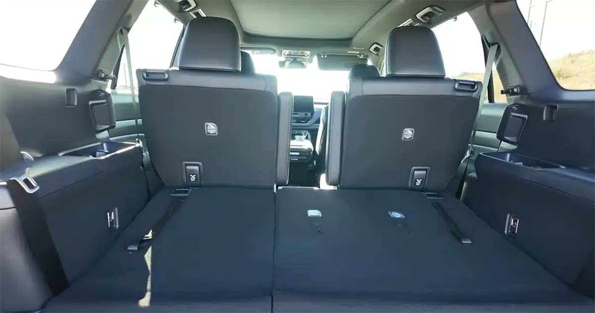 2025 Toyota Grand Highlander vs Mazda CX-90 7