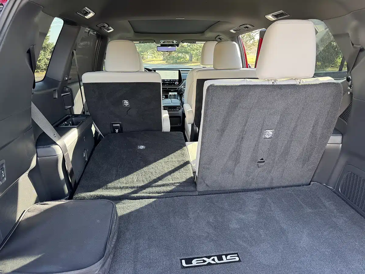 2026 Lexus TX 550h+ Review 7