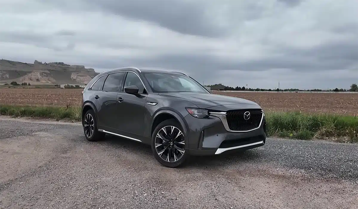 2025 Toyota Grand Highlander vs Mazda CX-90 8