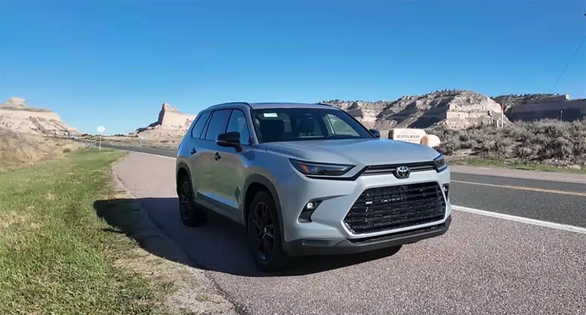 2025 Toyota Grand Highlander vs Mazda CX-90 6