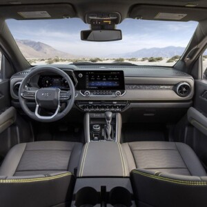 ZR2 interior 2023 Chevy Colorado
