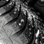 All vehicles were equipped with tires that had studs. These tires on the F-Type were from Nokian.